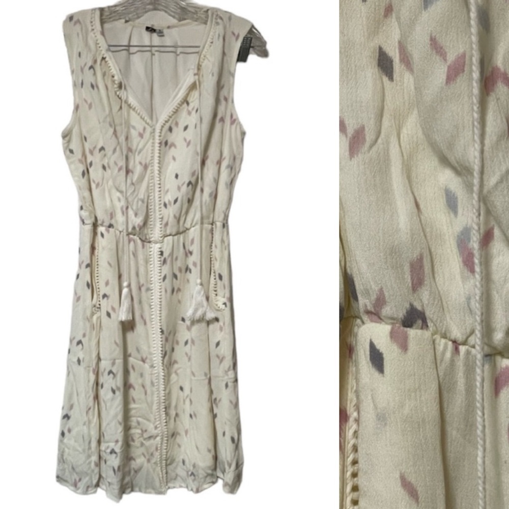 Q&A 100% Rayon Sleeveless V-neck Mini Floral Print, Ruched Size: Small